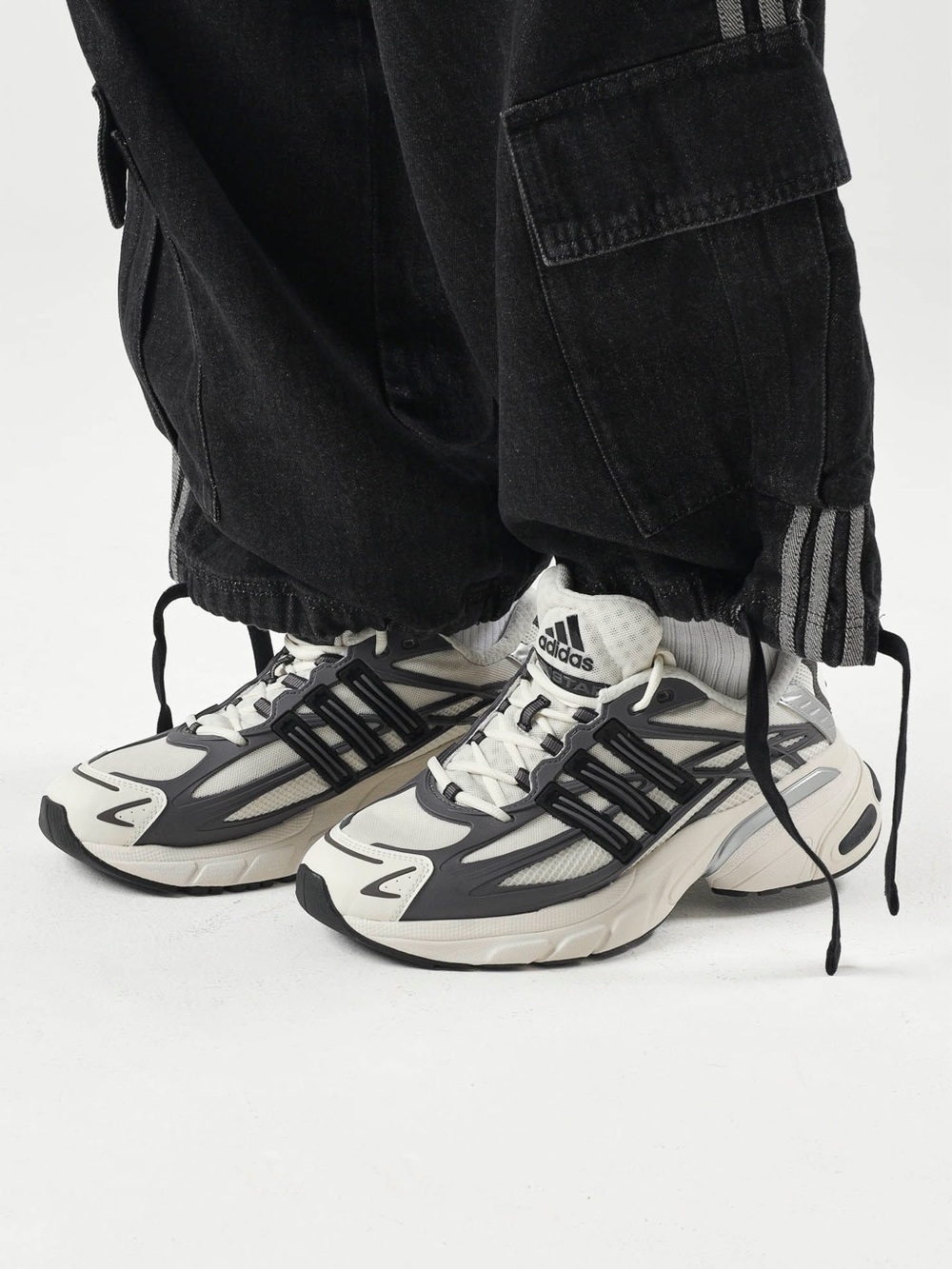 Adidas ADISTAR XLG 2.0 SHOES - Picture 2 of 8